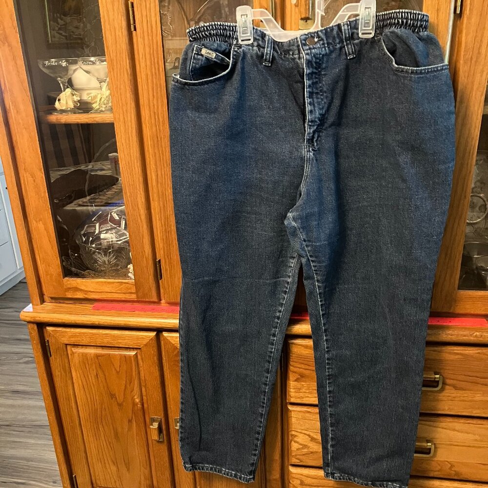 WOMEN'S LIKE NEW LEE SIDE ELASTIC SIZE 18W DENIM JEANS